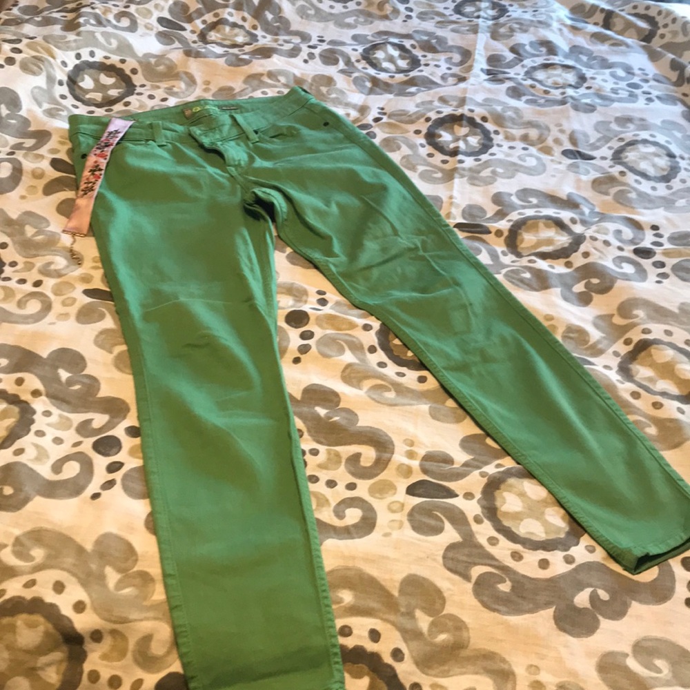 Skinny jean pants
